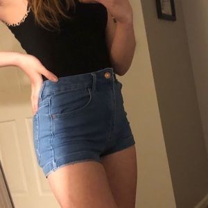 CUTE FOREVER 21 JEAN SHORTS